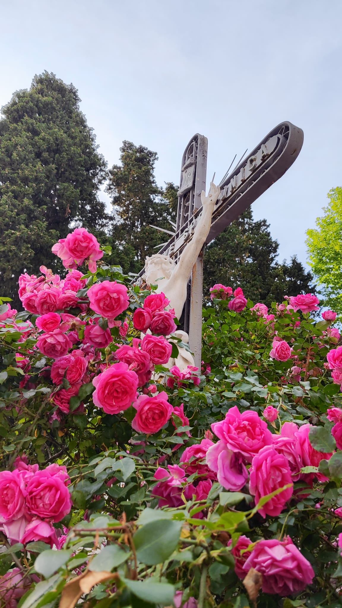 İsa Mesih heykeli, Mayıs 2003, foto Enis Can Kilimci