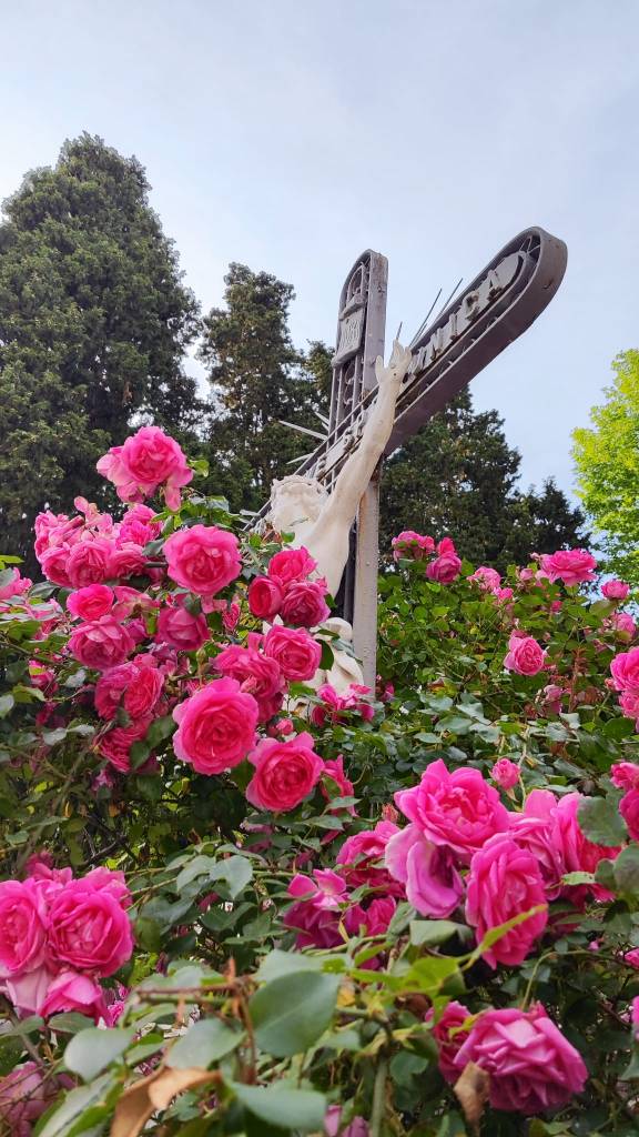 İsa Mesih heykeli, Mayıs 2003, foto Enis Can Kilimci