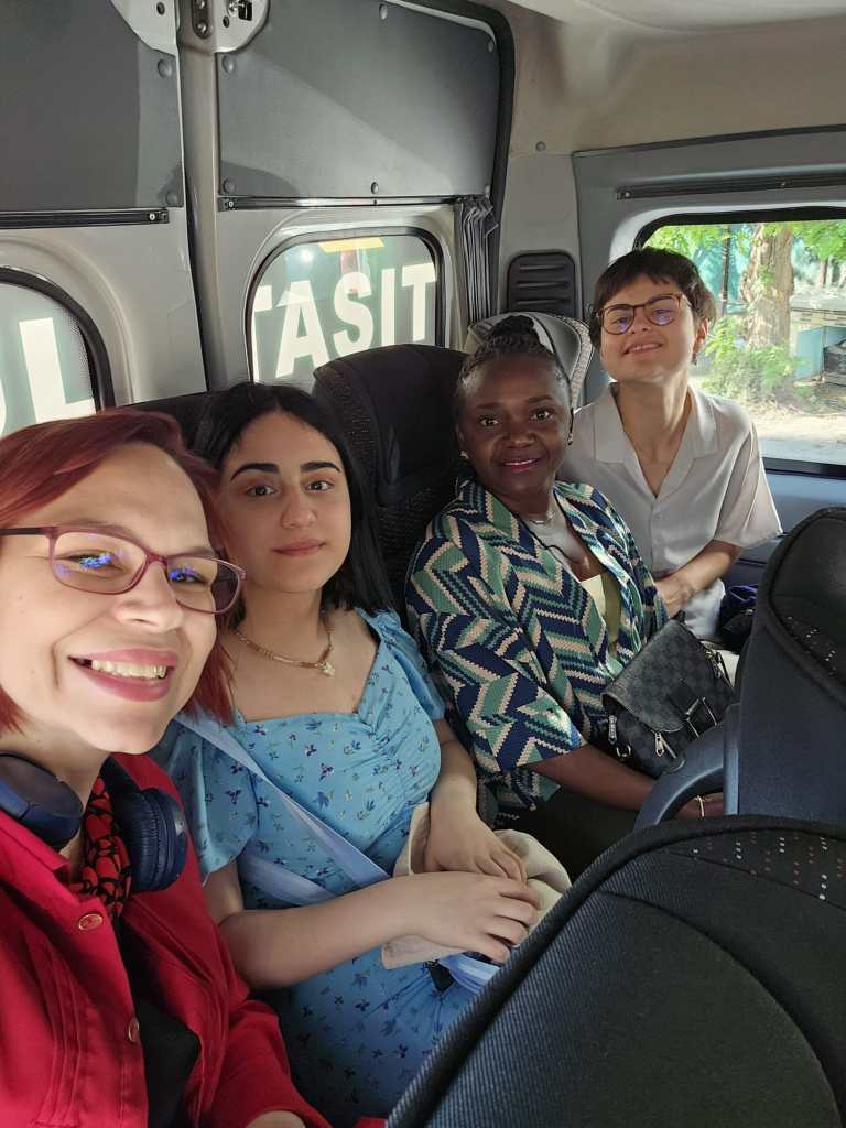 Minibüste, 2023. Notre Dame de Lourdes. Foto Andrea